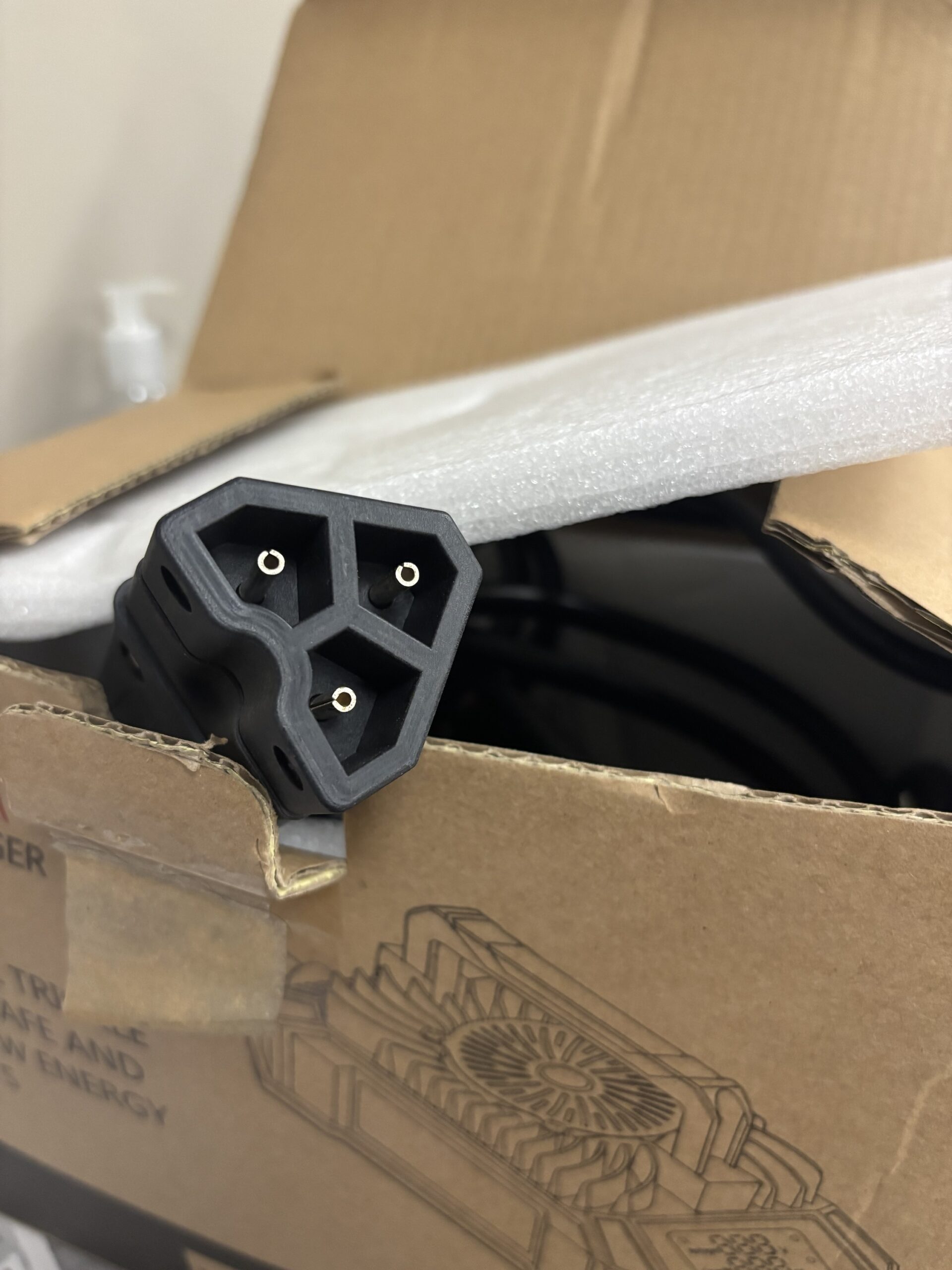 15 AMP 48 Volt Golf Cart Charger - Image 2